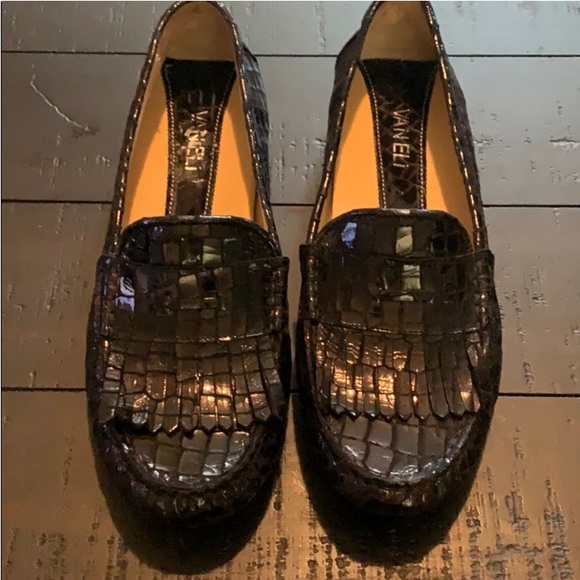 Excellent Preowned Condition Vanlei Loafers Size 6.5. - Picture 1 of 7